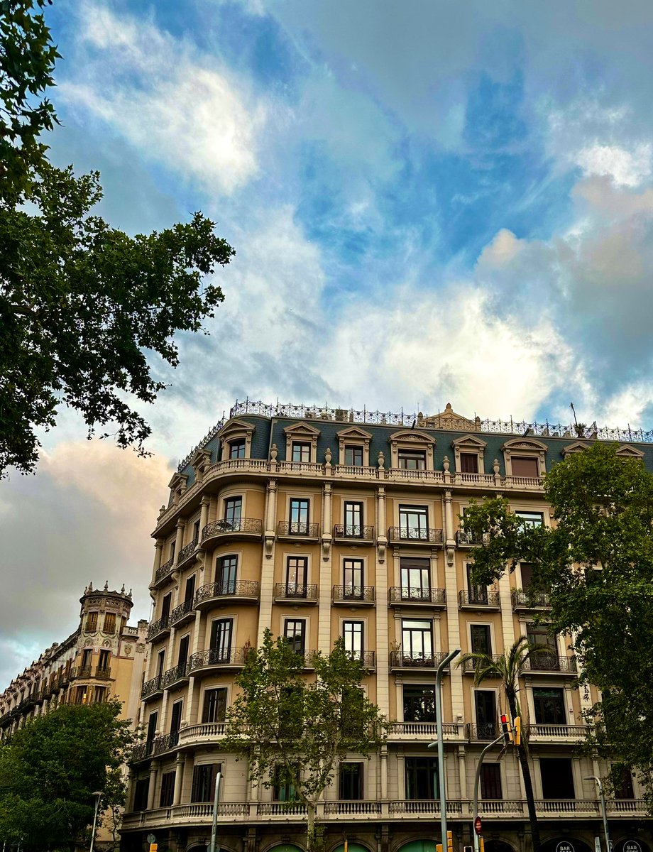 ncurtisss's tweet photo. Barcelona🫶🏼🍷💃🏼 https://t.co/oUFChlQVdl