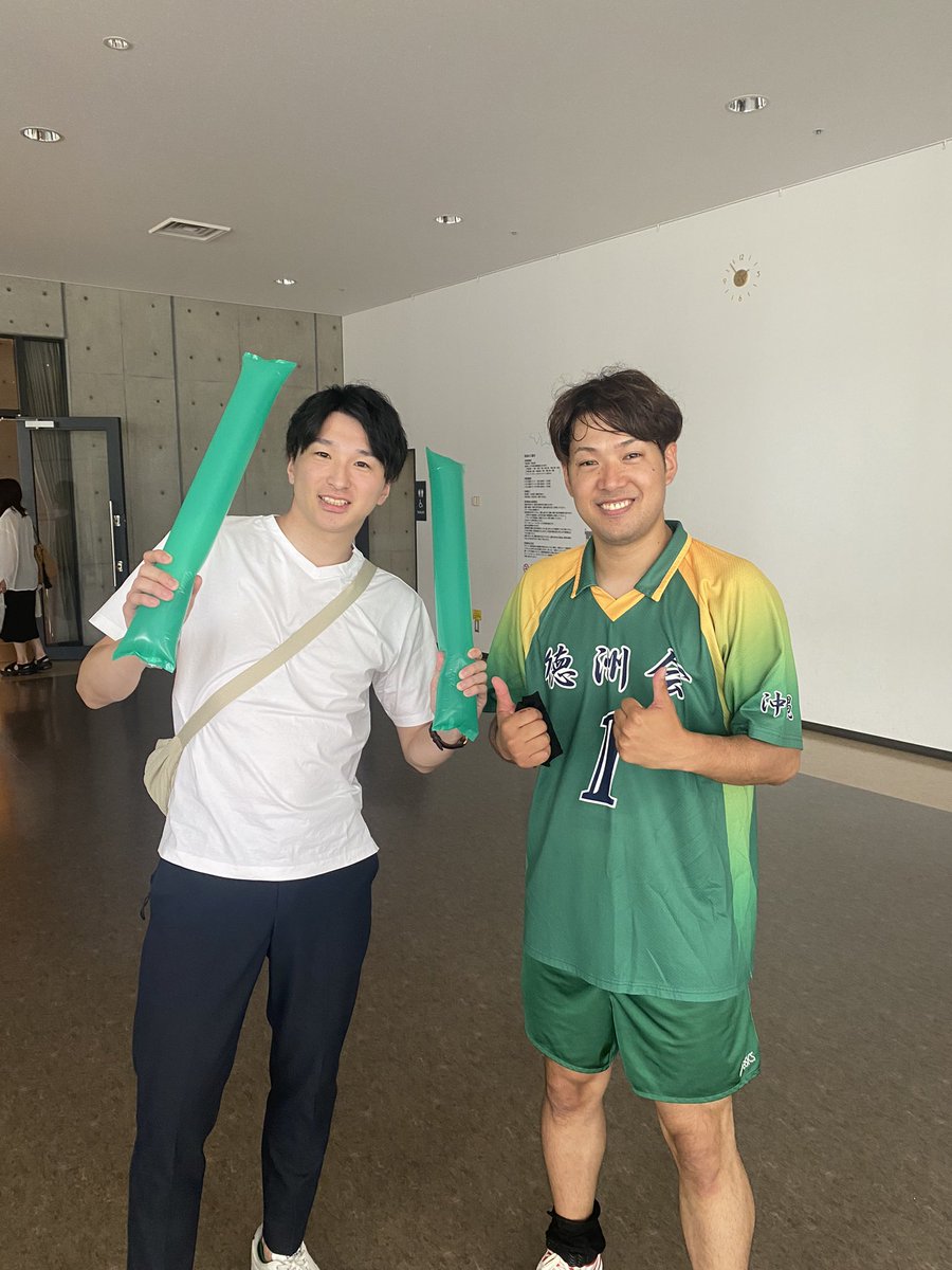 arutos1031's tweet photo. 9人制初めて見に行ったけどめちゃくちゃ面白かった✨
かずきさんにも薫にも会えてよかった❗️
バレーしたくなるね、、、

あ！Twitterよりインスタの方が投稿するので、是非フォローして下さい！
プロフィールにリンクあります😊 https://t.co/LvIxcMLqLf