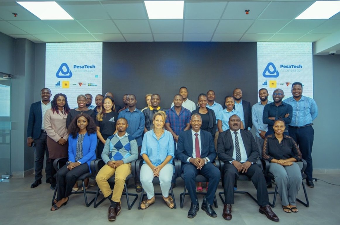 Atoms & Bits tweet media