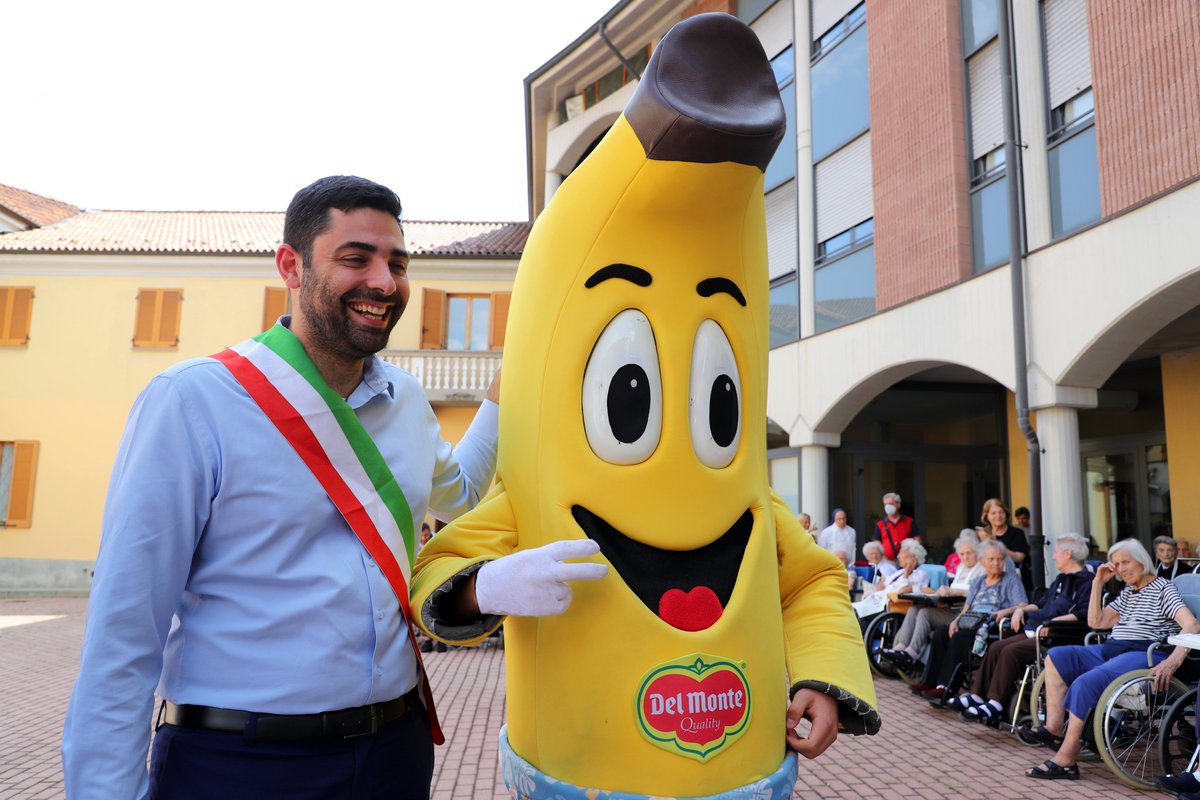 Simona_Riccio's tweet photo. #Merende #salutari❤️
Il 7 luglio alle 16.00 presso Casa di Cura San Giuseppe, il Sindaco del Comune Di #Grugliasco Emanuele Gaito ha inaugurato la prima data di un mese di Luglio dedicato alla merenda salutare per gli ospiti della Casa.
Leggi di più: https://t.co/HvDOWLKad2 https://t.co/r21ecUH90l