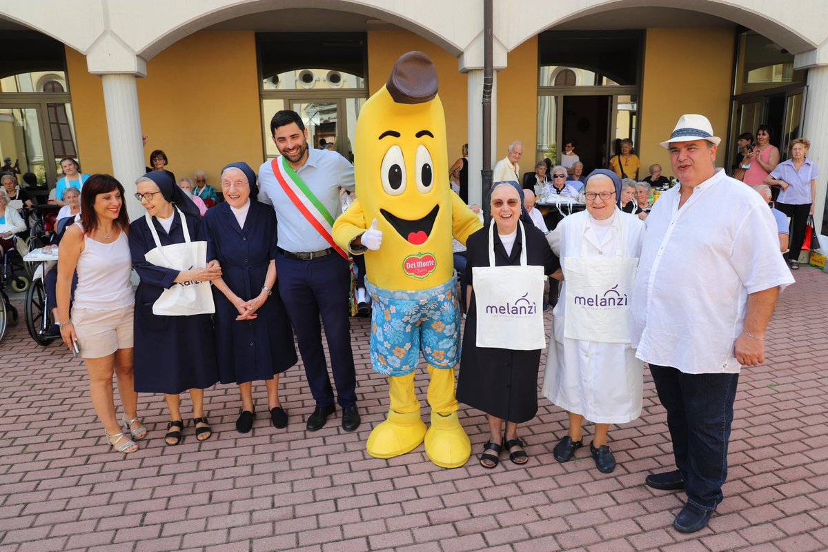 Simona_Riccio's tweet photo. #Merende #salutari❤️
Il 7 luglio alle 16.00 presso Casa di Cura San Giuseppe, il Sindaco del Comune Di #Grugliasco Emanuele Gaito ha inaugurato la prima data di un mese di Luglio dedicato alla merenda salutare per gli ospiti della Casa.
Leggi di più: https://t.co/HvDOWLKad2 https://t.co/r21ecUH90l