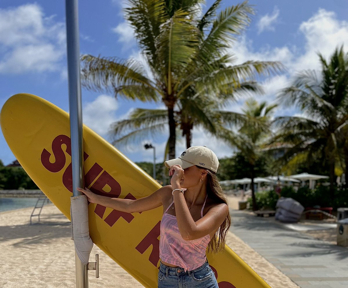 juliadziesinska's tweet photo. GM 🏄🏽🌴 

looking for the bull market https://t.co/ZZxRWKq1zt