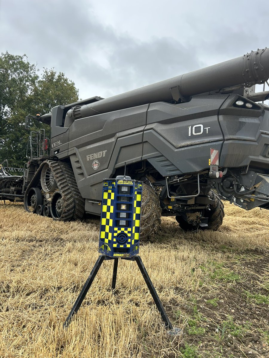 farmerevees's tweet photo. These @DeterTech_UK cameras proved their worth yesterday, had an alert after we had parked up and got sent photos of a man sneaking around. Worried he was heading back later on, we moved the kit from where it was and it’s all still in one piece this morning ! https://t.co/QPLhQ8PLbq
