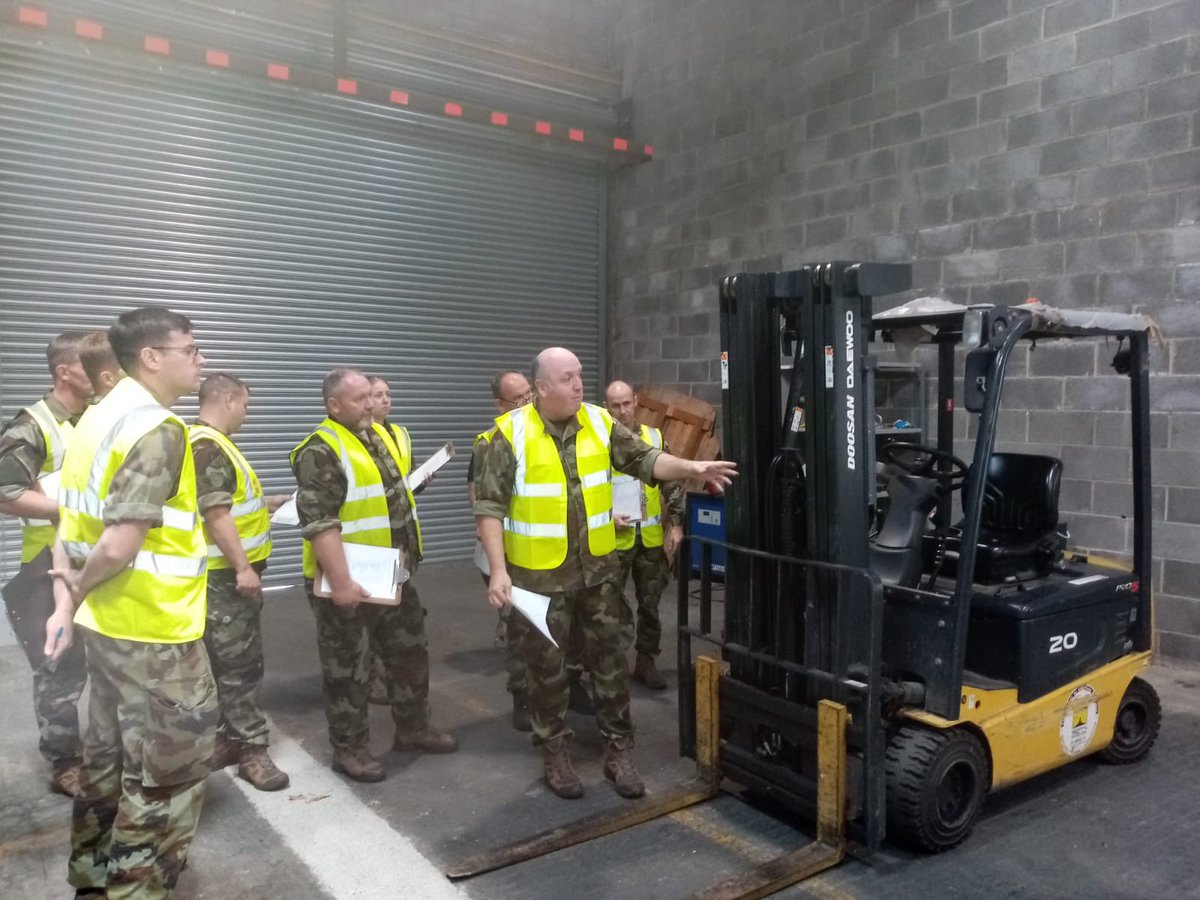 TransportCorps's tweet image. @TransportCorps conducting Lift Truck Operator Course. Covering laws around Health and Safety, Stability, Safety of Loads, and all related safety aspects of operating a 2000kg - 50000kg capable vehicle. @TransportCorps provides a unique opportunity to up-skill its members!