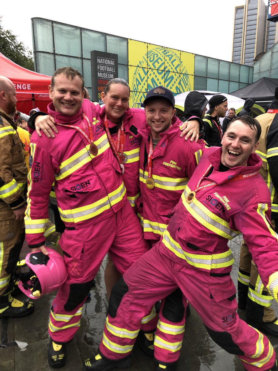 PompiersRoses's tweet photo. Incredible #Britishfirefighterchallenge this weekend. Our pink competitors have won several medals. And Chrissy the British champion 🇬🇧 faced May 🇳🇴 the world champion. Congratulations to all!
#breastcancer #breastcancerawareness https://t.co/H8Cq7ezilq