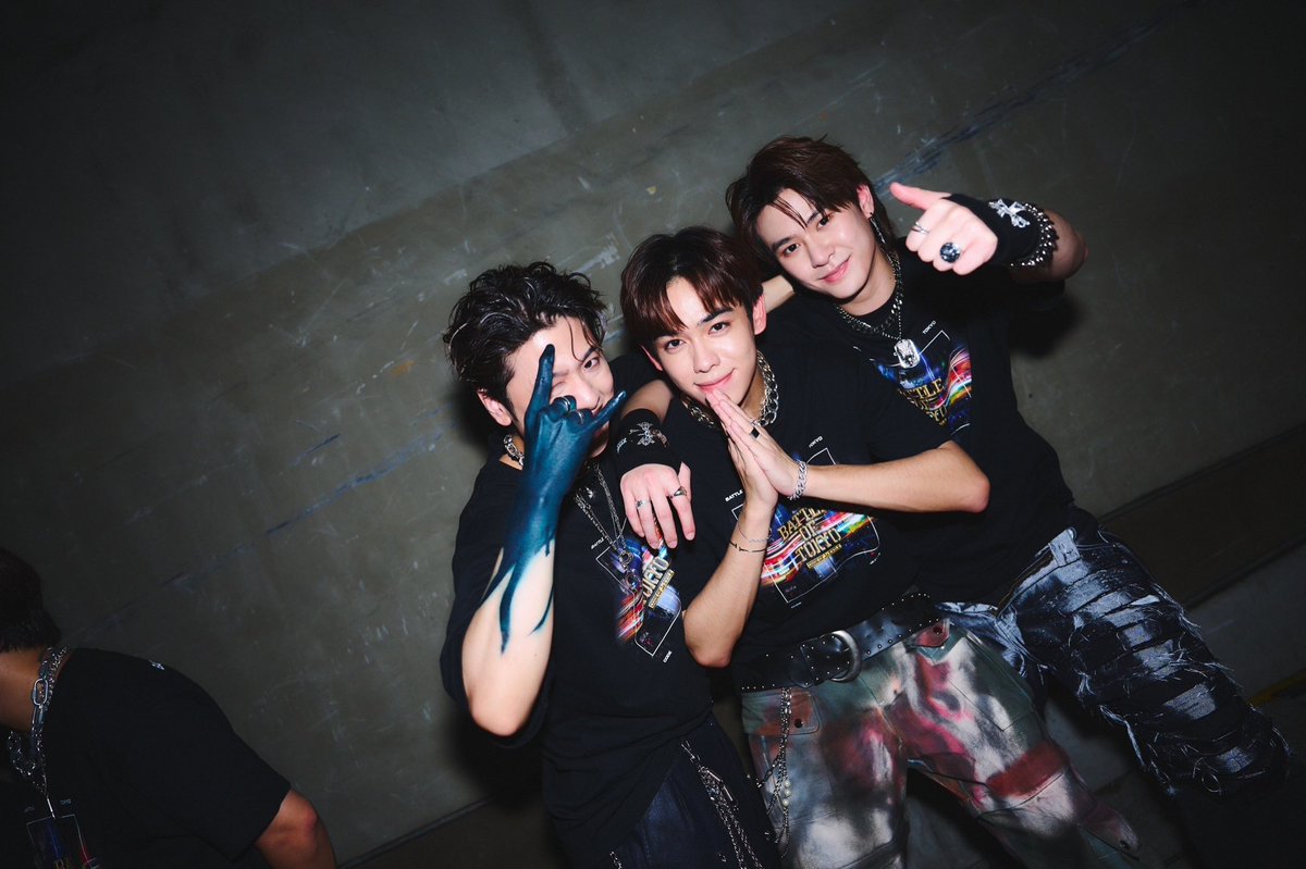 TRINITY_TNT_OFC's tweet photo. Goodbye, Japan! Until we meet again 🤗  

#TRINITYxBATTLEOFTOKYO
#TRINITYinJAPAN 
#TRINITY_TNT 
#LDH #4NOLOGUE https://t.co/VmpLE1zTA2