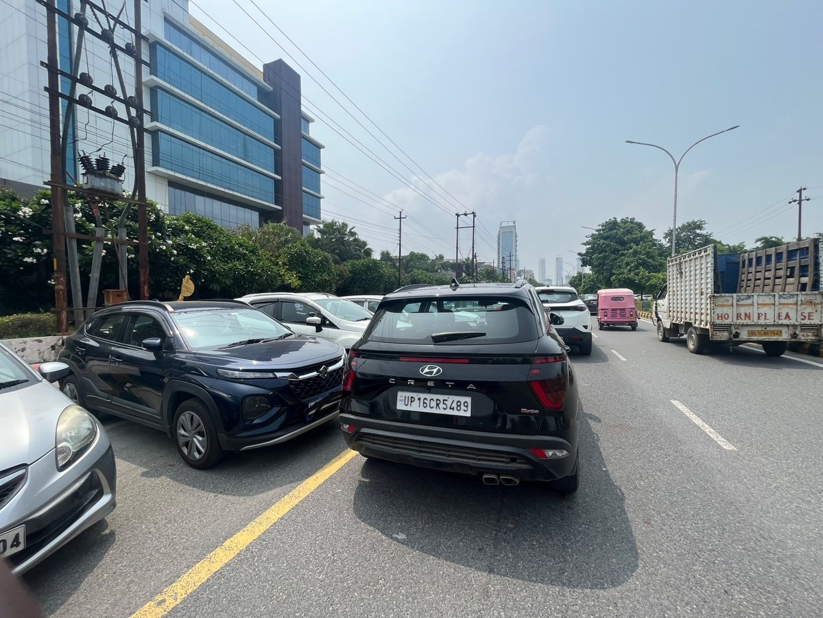 1994sak's tweet photo. Wrong parking! No action! I had to wait to take my car out!! Traffic police number unresponsive! 
@uptrafficpolice @noida_authority  @noidatraffic https://t.co/sp3O1EqaV5