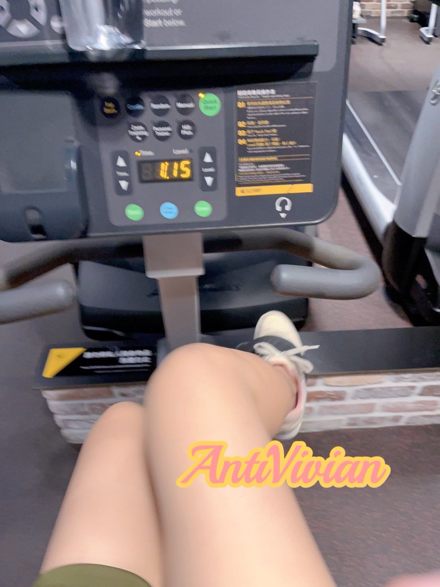 VAntibiotics's tweet photo. 今天是踩腳踏車的日子😅😅😅
後天是其他部位的日子💪💪💪

我希望可以變身巨巨😎😎😎
各位覺得可以嗎？？

#健身房
#有氧運動 https://t.co/dVY6ycl8ip