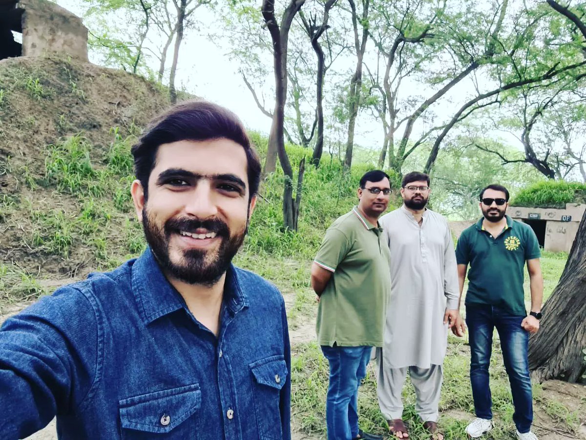 ali_munazer's tweet photo. لاہور ائیر پورٹ سے آدھےگھنٹے کی مسافت پر پاک انڈیا بارڈر پر خوبصورت حویلی کا وزٹ۔ اس حویلی کے تہہ خانے سے ایک سرنگ امرتسر گولڈن ٹیمپل تک جاتی ہے۔ 
#MunazerAli #padhanavillage #Havelijawalasingh #Lahore https://t.co/cSzxXNCqCQ