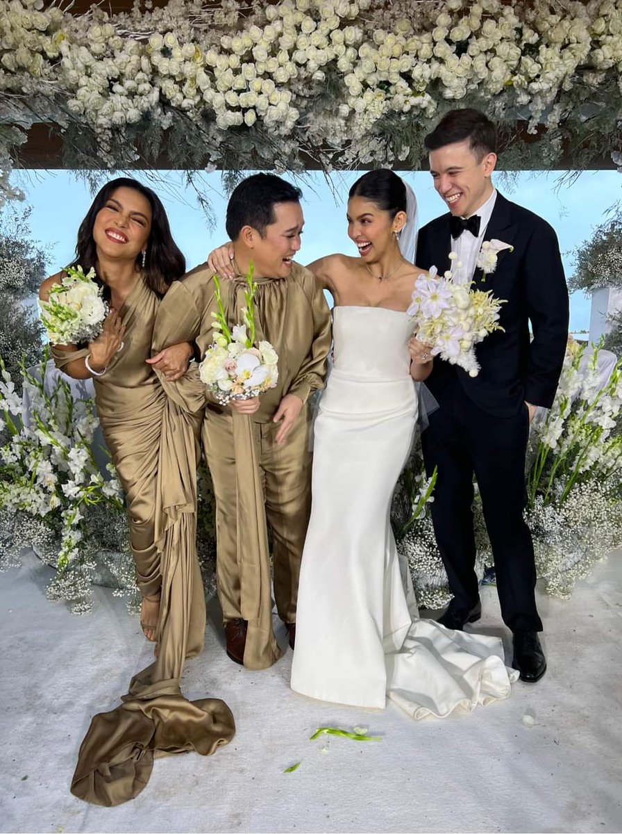 Besties!!! 💛 #MaineGoals bestie <a href="/Chamyto/">Chamyto</a> with friends Ciara Sotto and the newly weds <a href="/mainedcm/">Maine Mendoza</a> and Arjo!

#MaineMendoza #Chamy #AllAccessToArtists #fAAAmily