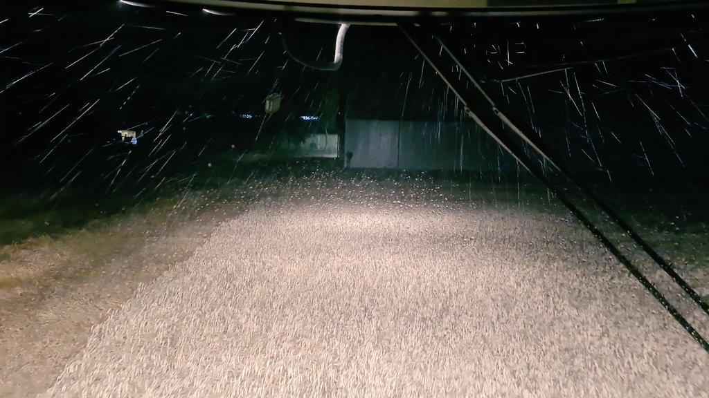 Jammer van de regen gisteravond op de #bonusdag #loonwerk #oogst2023 #harvest23