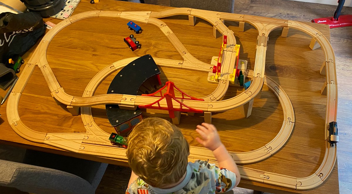 thomaswatling's tweet photo. Why didn’t I buy second hand wooden train track years ago?! https://t.co/NNoJKZL0Wd