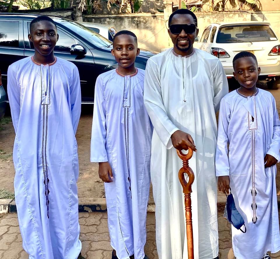 AtlasPerez (@atlaz_perez) on Twitter photo The Photo is the tweet.
<a href="/bhannington/">Bugingo Hannington</a> you & the boys represent all of us (MEN) when you drip like this ku #MatikiraGaKabaka The Photo is the tweet.
<a href="/bhannington/">Bugingo Hannington</a> you & the boys represent all of us (MEN) when you drip like this ku #MatikiraGaKabaka