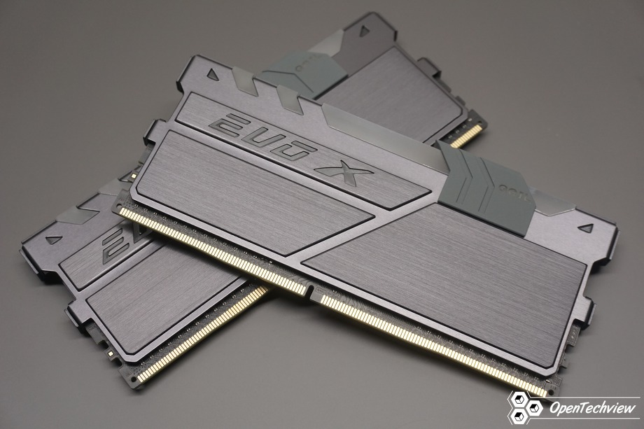 GeILMemory's tweet photo. GeIL EVO X II DDR4 memory is the perfect blend of aesthetics and high performance. With ARGB cableless lighting, it integrates with various lighting apps, allowing you to synchronize it effortlessly with the rest of your RGB lighting.
๐ธ @OpenTechview
#Memory #EVOXII #RAM https://t.co/JLuYqQAjxt
