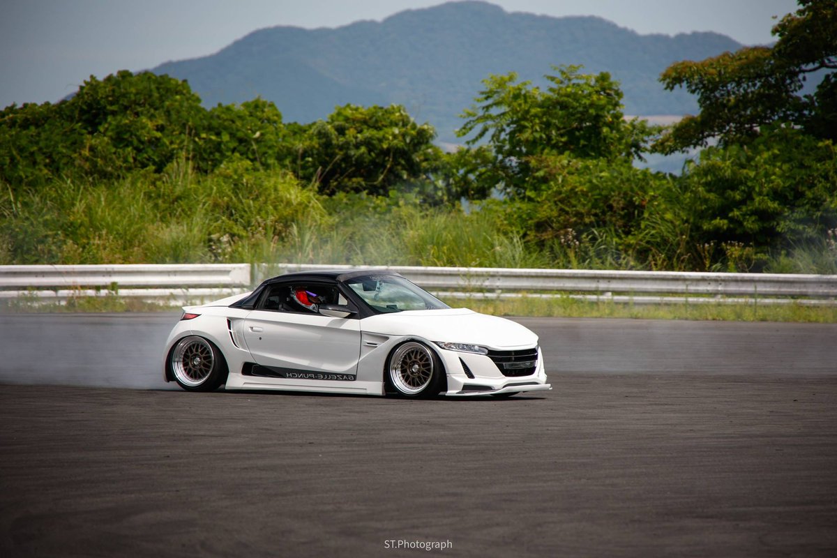 ガゼルパンチ！ on X