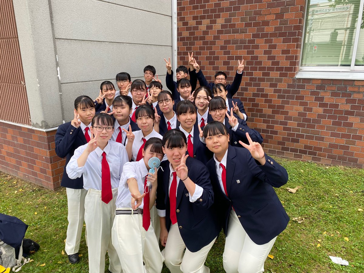 anwe_2024's tweet photo. 昨日行われた、 旭川地区コンクール高校C編成の部 に出場してきました‼️結果は銀賞でしたが、 悔いの 残らない演奏ができました!! 次は定期演奏会向 け、 方向をチェンジし、 また3年生引退に向けた準 備をみんなで頑張っていきたいと思います。 これからも応援よろしくお願いします✨️ https://t.co/gsZ5NQUecU