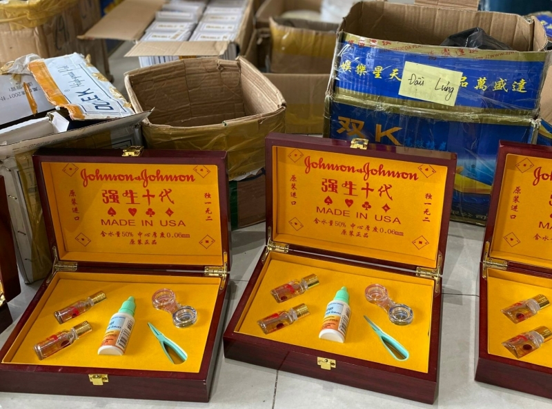 c54vn's tweet photo. Mua bán dụng cụ đánh Poker bịp không hóa đơn có bị bắt không

#PokerOnline #DụngCụĐánhBịp #TuânThủPhápLuật #C54 #AnToànKhiChơiGame

https://t.co/OoUpeFjSX8 https://t.co/n35HLXnzvz