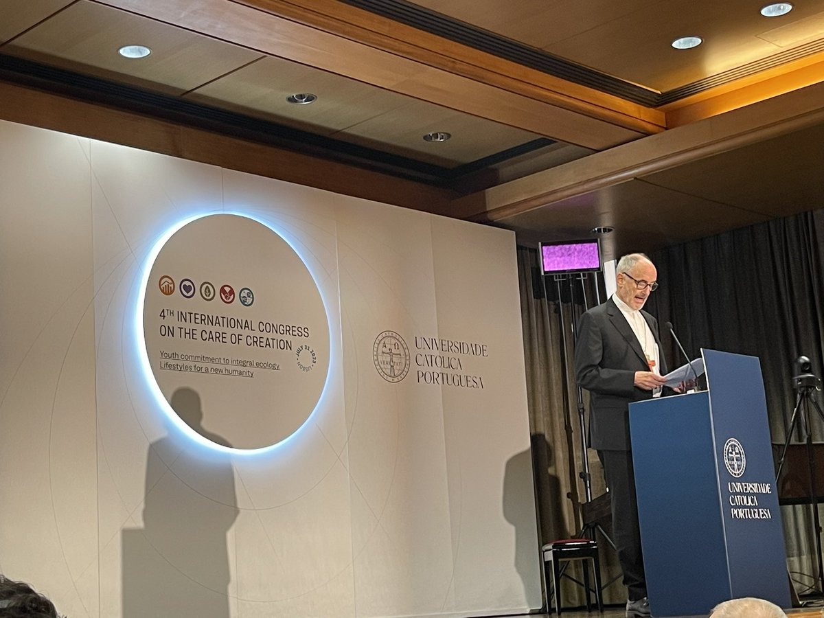 FabioBolzetta's tweet photo. Al via (anche nel #Metaverso) il 4 Congresso internazionale sulla Cura del Creato alla GMG di Lisbona. 
Visori in cartone riciclato. @LaityFamilyLife @jmj_pt @gmg_it #JMJLisboa2023 #JMJ2023 #GMG2023 https://t.co/hU8ADgdFR4