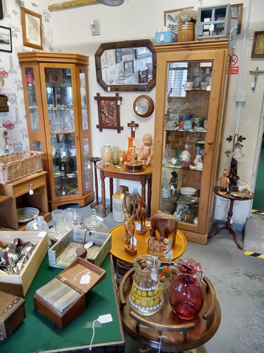 Old Coach House Antiques, Louth open until 4.30 today, 30 dealers with a vast range of goodies!