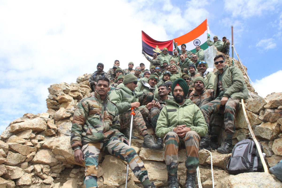 ZoyaAliKh's tweet photo. To mark the first anniversary of the Rechristening of Pt 5140 as #GunHill, #IndianArmy Gunners undertook an expedition to #GunHill in #Dras. The arduous climb up the massive feature brought back the memories of #KargilWar and the sacrifice of our brave soldiers.
#agniveer https://t.co/eTWBR3wa4V