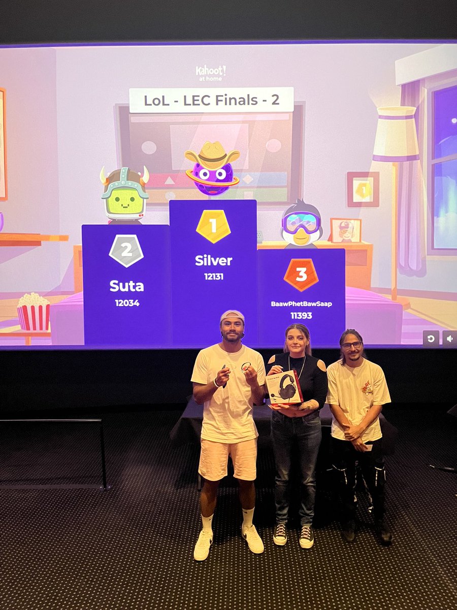TheNiceGeek06's tweet photo. 🤩 Quelle soirée au @pathefrance #GareDuSud 
👾 Pour la finale #LEC, nous avons animé l'événement à #Nice06
🎮 Matchs en 1v1 sur grand écran &amp; quiz géants
🏆 Victoire 3-0 #G2 vs #XL
😁 Une ambiance de folie dans la salle !
#lol #LeagueOfLegends #LEC #G2WIN #esport @VilledeNice https://t.co/aMsD2H58er