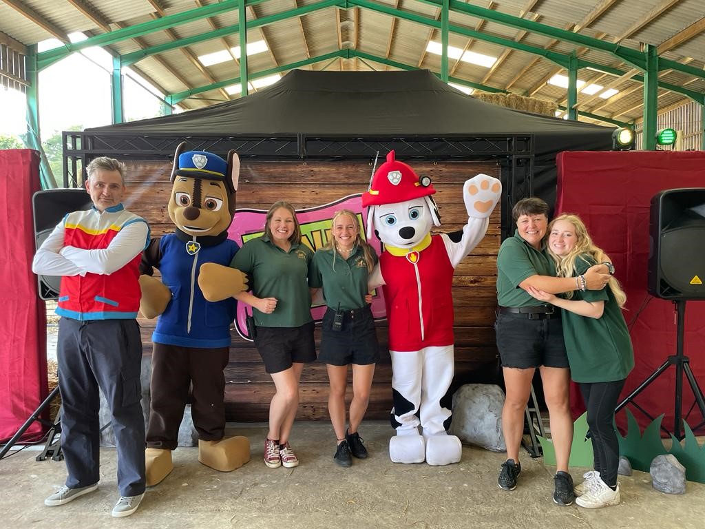 Roves Farm tweet media