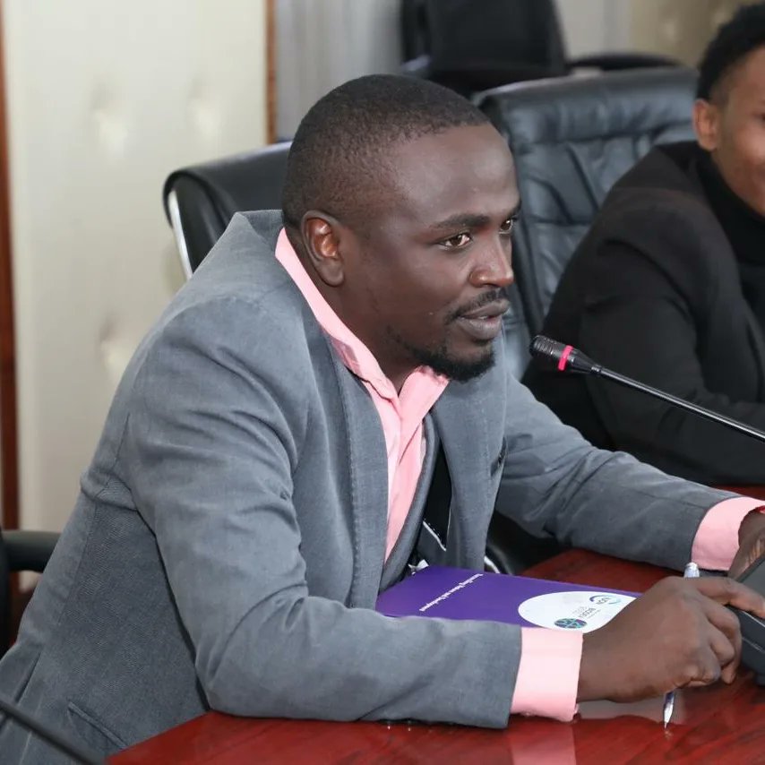 EnviClimateC_Ke's tweet photo. The Ministry’s Youth Focal Point Mr James Thonjo this morning met  representatives of Inter-University Environmental Students Association (KIUESA) led by their Chairman Mr Brian Seroney. https://t.co/2VruxkuDD2