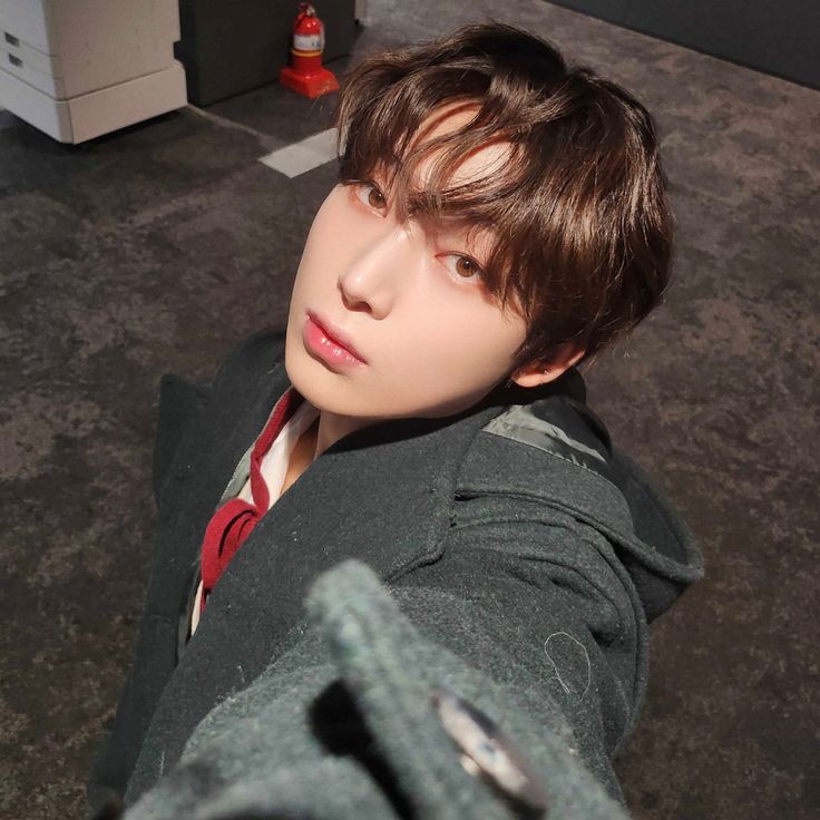 hi! i'm eli, pronouns are she/her and i'm looking for interactive moots !

☆ not new to #kpoptwt or #stantwt
☆ looking for interactive engene moots (any fandom will do)

♡︎/↺ = moots and spread