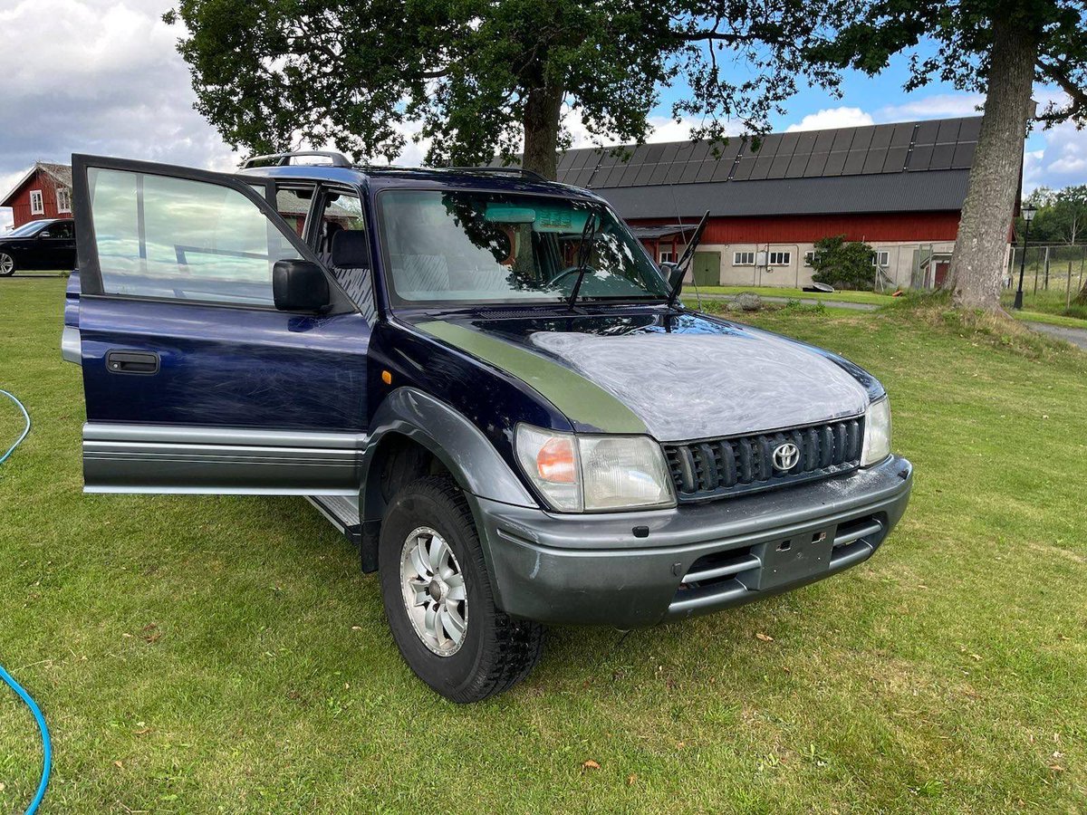 Blågula Bilen tweet media