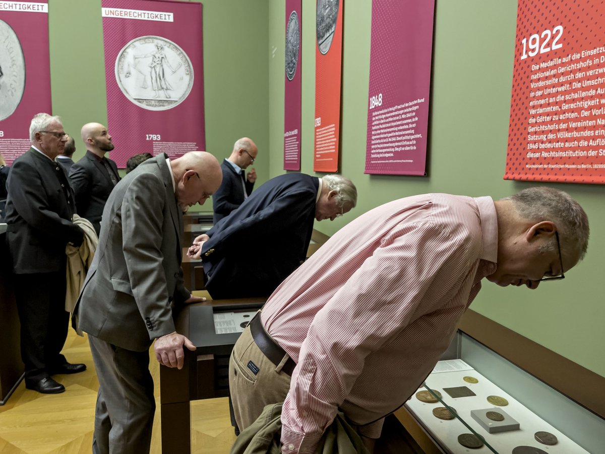 Bernhard Weisser tweet media