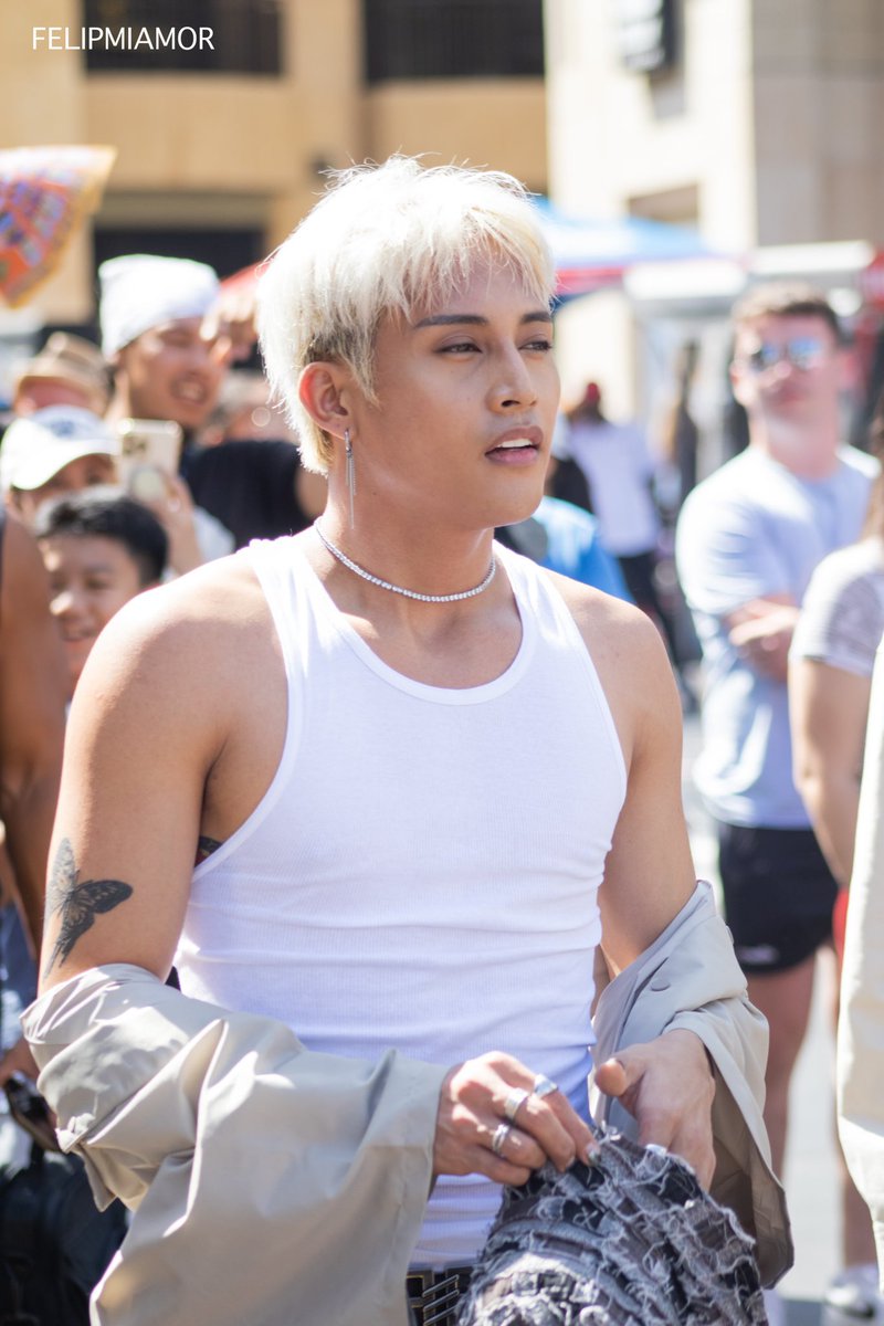 Felipk12's tweet photo. M: my love look... They're in LA now Pina pakita Pic ni amo

HIM: we're getting married soon. Sabay Kuha ng phone ko 🥹
🤨🤨

Soon magiging sisiw ka 🤟🤟paano kasi ang 🔥🔥 mo dito amo
@felipsuperior

#FELIP #SB19_KEN https://t.co/sXvwDgipnb