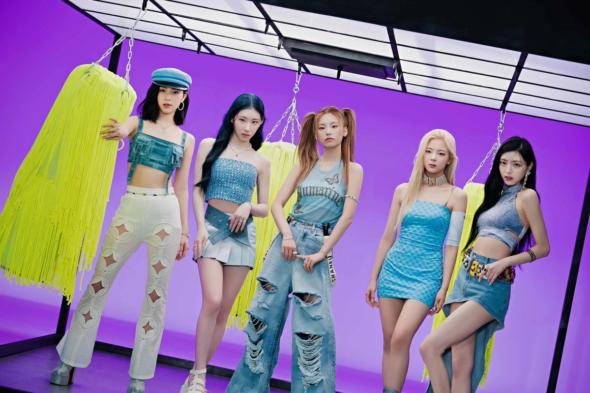 QQ音乐独家写真

 #ITZY #있지 #YUNA #유나