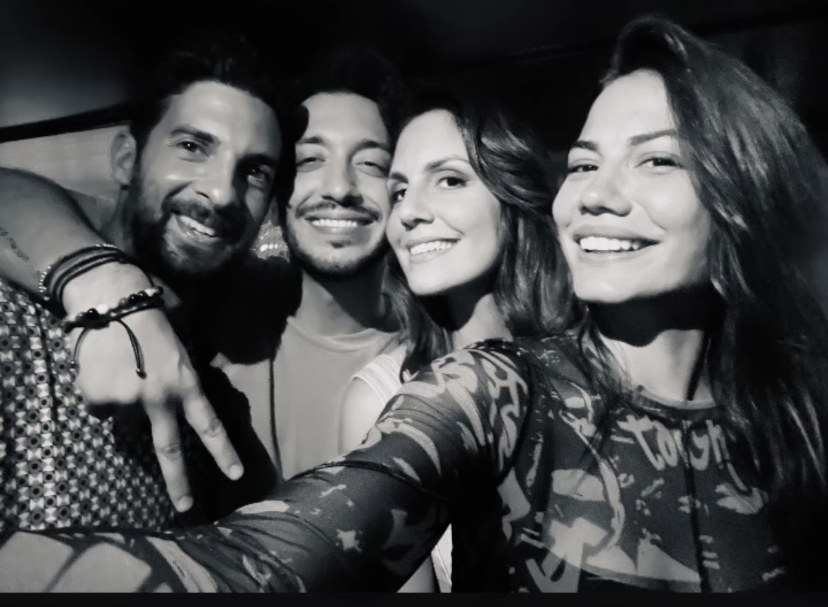 gazetevip's tweet image. Aşkını İlan Etti!

Oğuzhan Koç’tan boşandıktan sonra Yunan #DJSergio ile aşk yaşamaya başlayan #DemetÖzdemir'den ilk paylaşım da geldi.