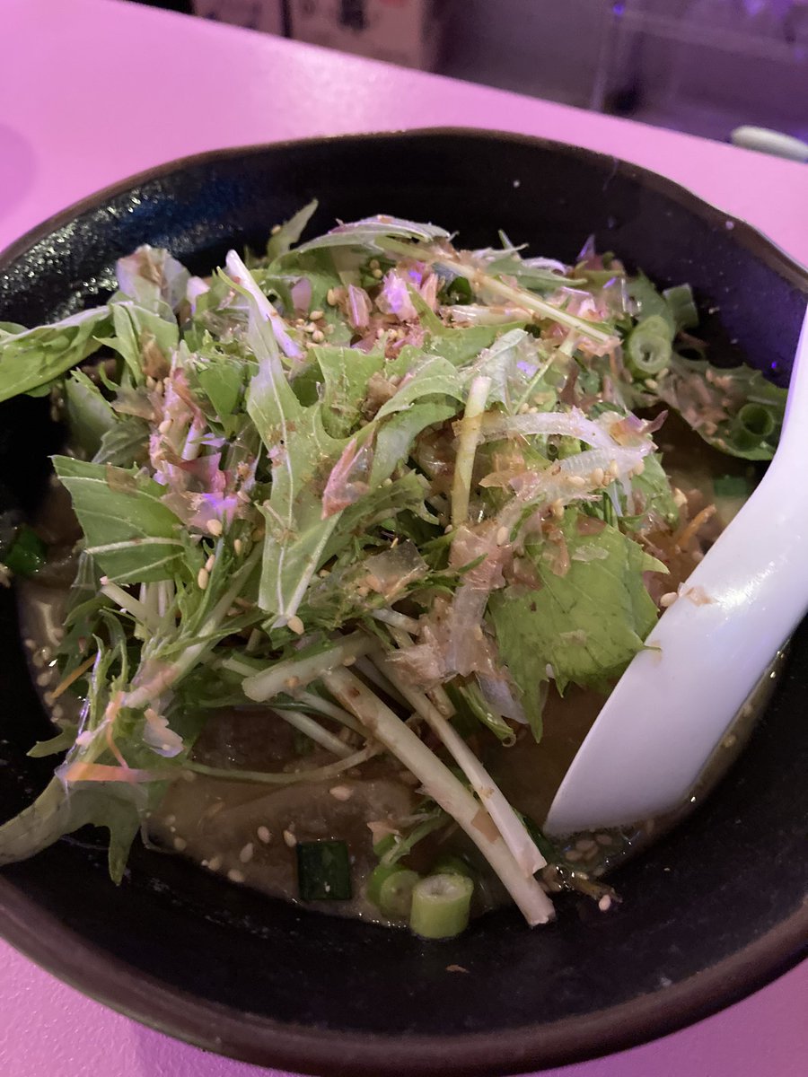 namekoprpr8's tweet photo. 店でもつ煮込み丼 https://t.co/2L0e60Pru9