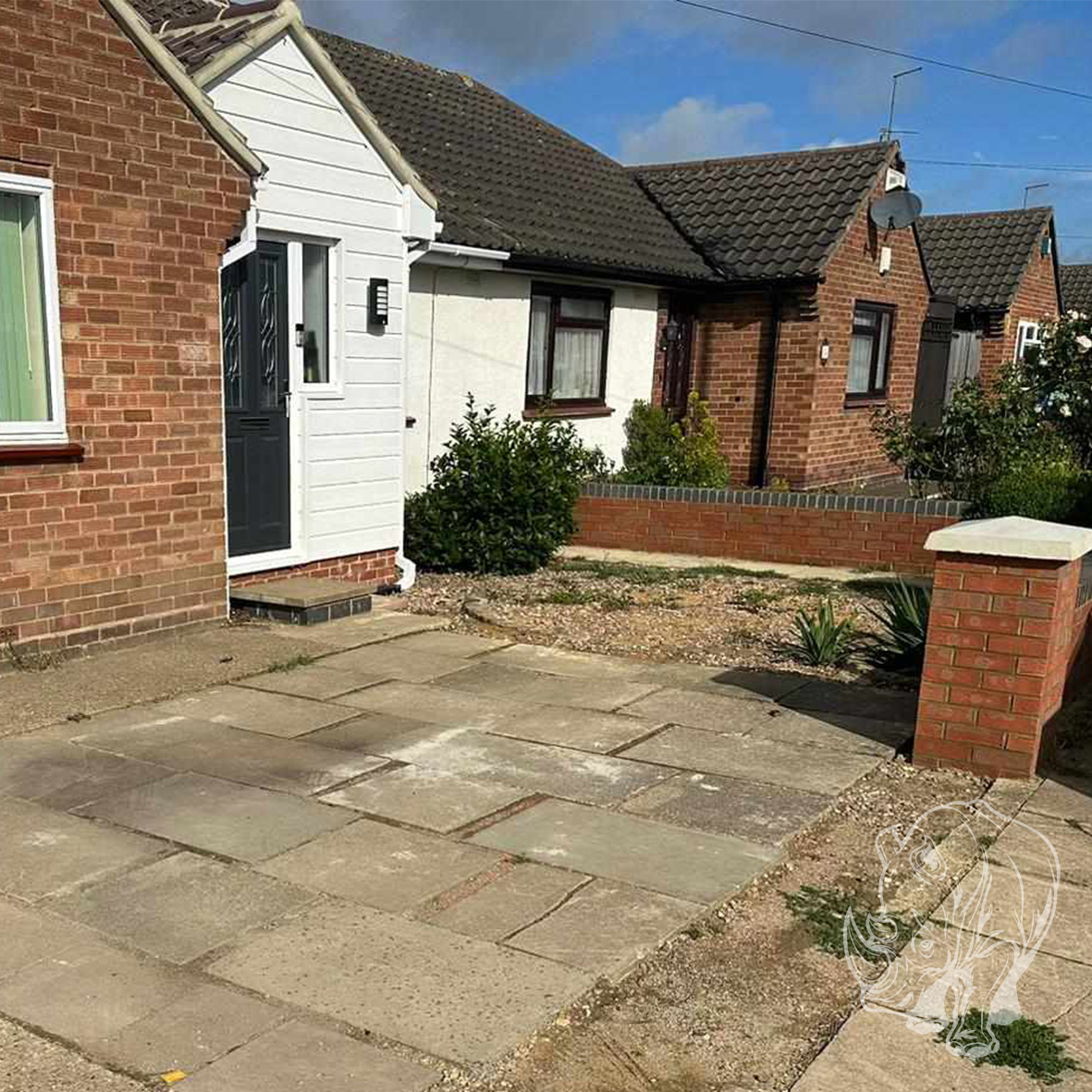 Pathways, patios, driveways... We've got you covered! 

Contact us and book your FREE, no obligation quote:
📞01933 276998
📧rhinoinfo@btinternet.com
💻rhinosurfaces.co.uk

#sustainable #permeablesurface #recycledmaterial #resinboundsurfacing  #resinbounddrive