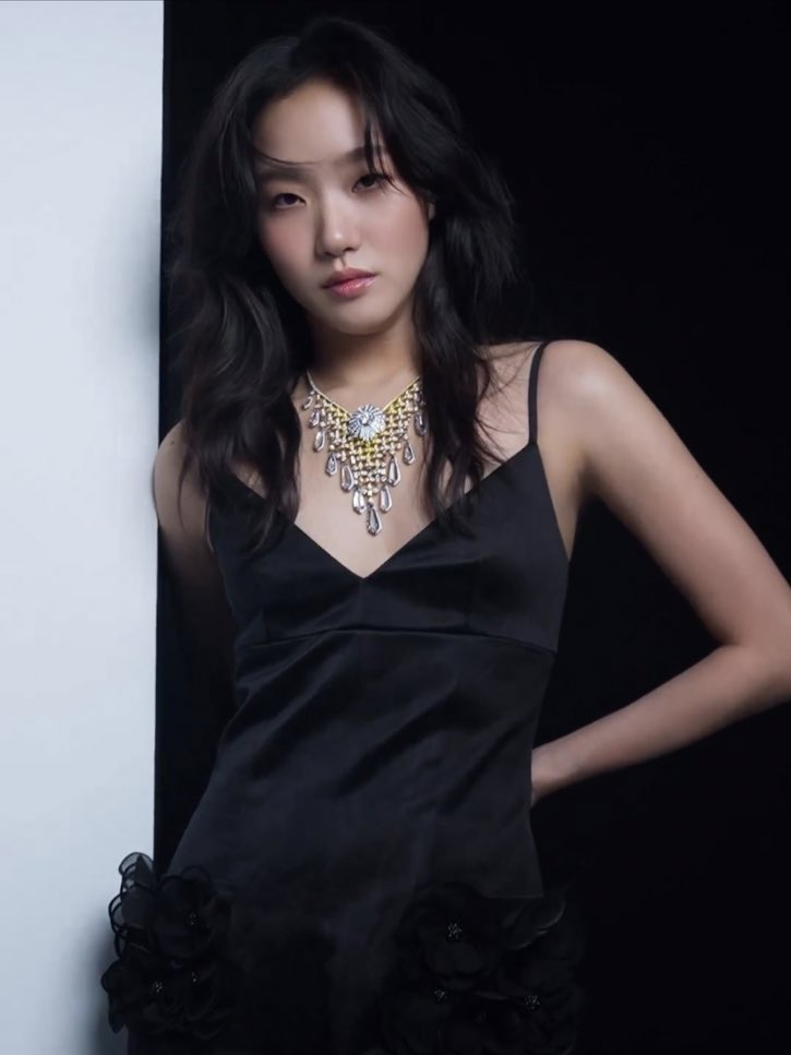 GOEUNHD's tweet photo. MOTHER IS MOTHERING https://t.co/SYmdwY7H02