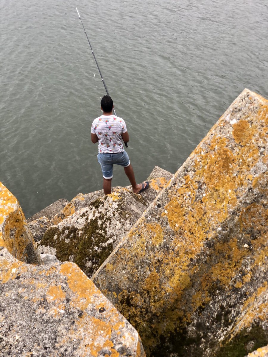 LHsansfiltre's tweet photo. Blocs géants de la digue de Saint Jouin Bruneval
Spot de pêche Shootés rapidement avant une averse 😭☔️💦 #summer2023💦
Echelle système D #normand 😭💪👏
Balade kool avec Céline
#béton #digue #beton #enrochement #blocs #port #normandie #caillouxgéants #portartificiel #haropa https://t.co/A2h3S9bepX
