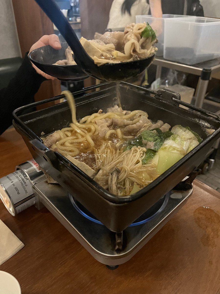 S2Australia's tweet photo. 📍 Hakoya Izakaya（Melbourne）

金土は夜中2時まで開いてる日本食屋さん🍺
さしみとすき焼き食べたけどどっちもめっちゃ美味しくておかわりした🫶🏼笑
珍しく深夜にハッピーアワーもしてるのも良き🙆‍♀️ https://t.co/69M5Q3Y16j