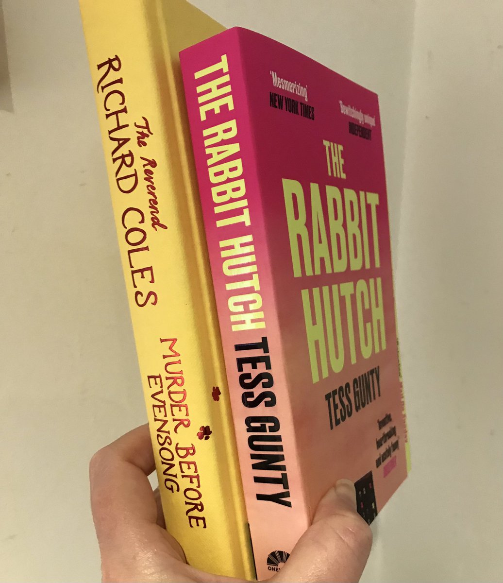 Wendyreadsbook1's tweet image. Got to love a @foxlanebooks delivery on a miserable day. 💕

#TheRabbitHutch #MurderBeforeEvensong
