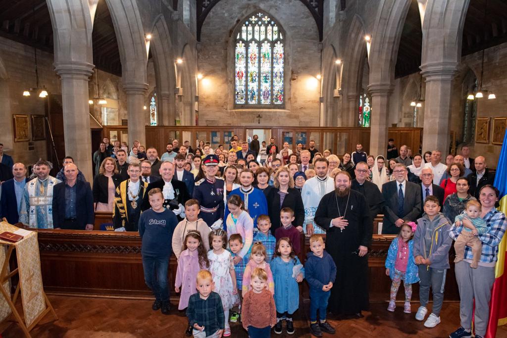 Touching to join t/inauguration of🇷🇴Orthodox Church in Swansea,along w/local authorities&amp;fellow Romanians.Proud of t/appreciation for t/🇷🇴community by <a href="/WestGlamorganLL/">Louise Fleet, West Glamorgan Lord-Lieutenant</a>,<a href="/HSofWestGlam/">Former High Sheriff of West Glamorgan</a>&amp; <a href="/lordmayorswan/">Swansea Lord Mayor</a>.
Succes,părinte Flavian!Congrats to all involved,especially <a href="/diana_stroia/">Diana Stroia</a>&amp;Fr Ioan.