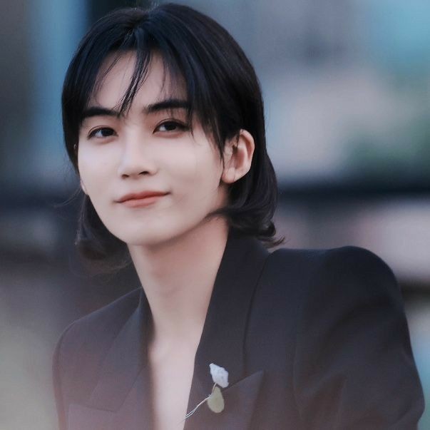 curlycheollie's tweet photo. dm (diary mo) 💌

a coupjeong/jeongcheol celeb x fanboy few-tweet au series kung saan nagrarant lang naman si seụngcheọl knowing na hindi naman magrereply si jeọnghaņ eh kaso biglang... "seen"? https://t.co/x6iGGGYWQV