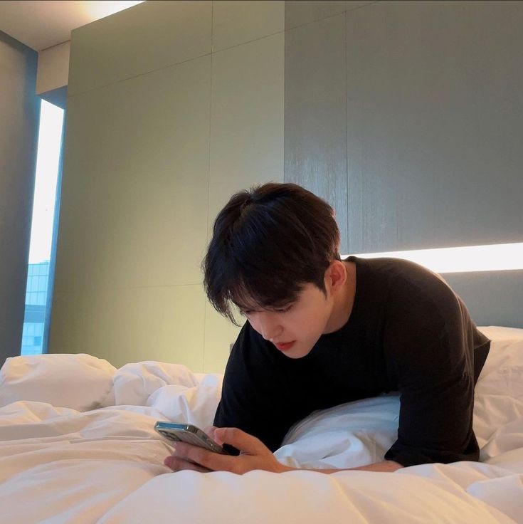 curlycheollie's tweet photo. dm (diary mo) 💌

a coupjeong/jeongcheol celeb x fanboy few-tweet au series kung saan nagrarant lang naman si seụngcheọl knowing na hindi naman magrereply si jeọnghaņ eh kaso biglang... "seen"? https://t.co/x6iGGGYWQV