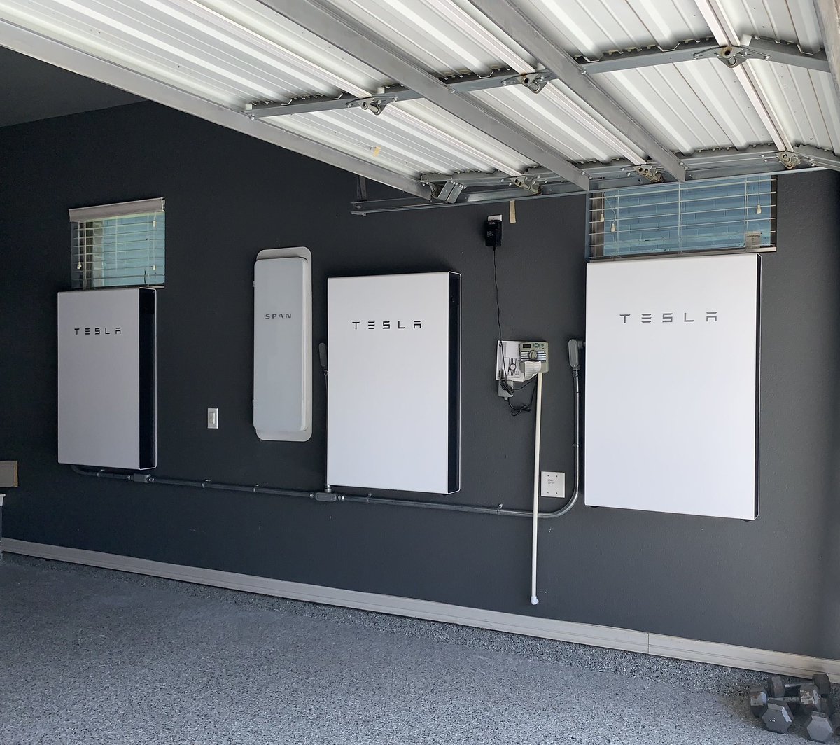 GoodFaithEnergy's tweet image. What a garage setup! 🏡⚡

Are you ready to electrify your home with Good Faith Energy?

Give us a call today! (972) 77-POWER

#powerwalls #span #electricalpanel #efficiency #sustainability #energyfreedom #teslapowerwall #solar #solarpower #energyindependence #battery…