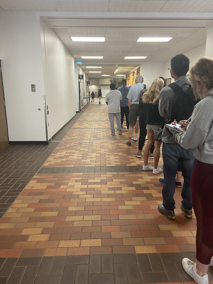 postmodernity_'s tweet photo. u see guys in my heart this is not the passport canada queue this is the 1975 queue and getting to the end means I see the 1975 #mindset #mindsetgrindset https://t.co/fTj4kBYxHv