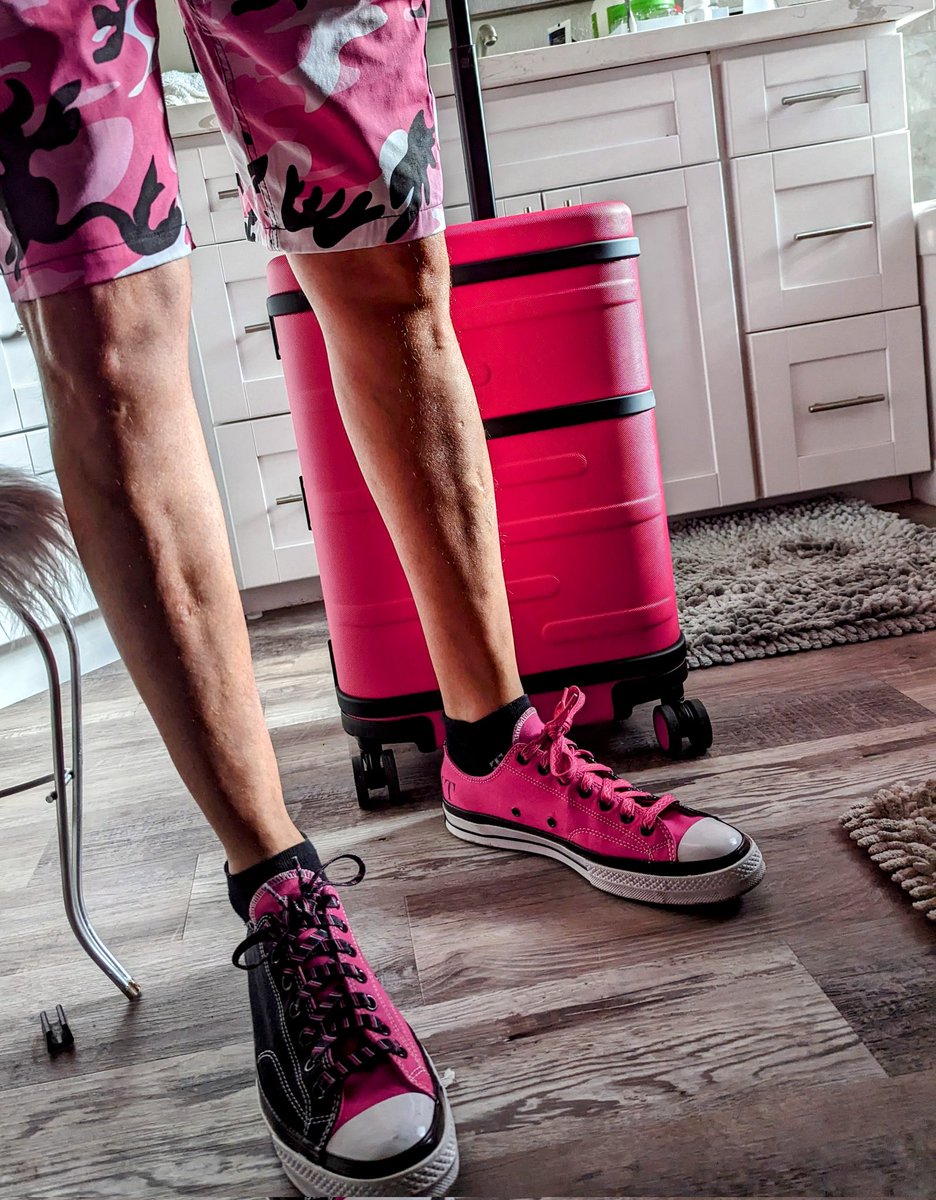therandyknights's tweet image. I don't think anyone will know who I work for at the airport, right? #tmobilecareers #tfb #bemagenta @tmobilecareers @TMobile on my way to Frisco!