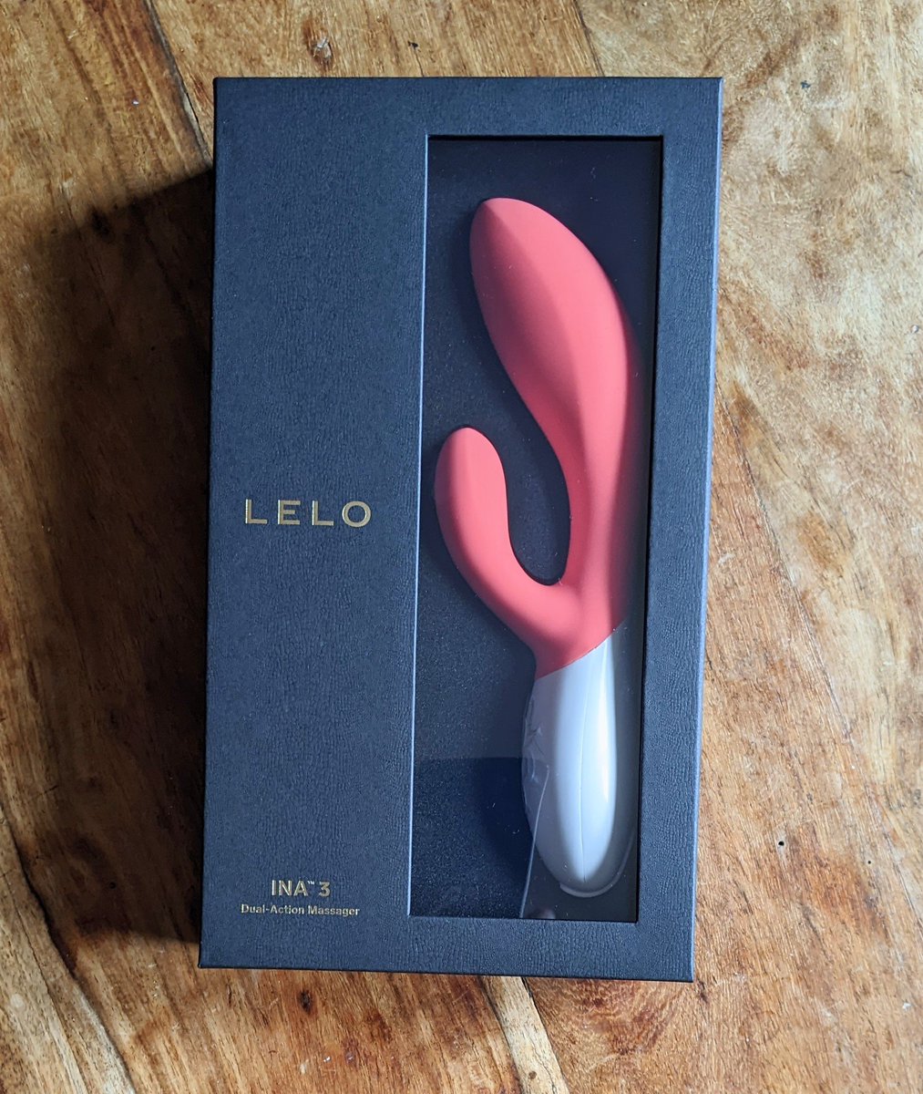 Just delivered @jodivineuk 😊 What better way than to spend a fun afternoon in rainy Kent testing the INA 3 @lelo_official 🥰☔🌧️ #JoDivine #Allpartofthejob #Testing #Pleasure #Fun #LELO