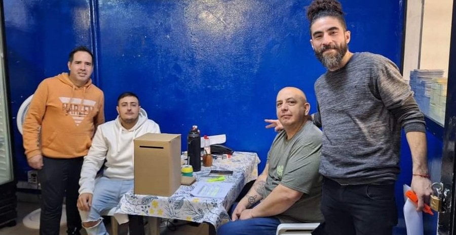 BuffonePablo's tweet photo. Un enorme agradecimiento al SEC. Sindicato Empleados de Comercio y a los compañeros que están realizando la elección. @BifariR @cocorojas83 @carniza25 @DanielOveja @gabyfranch77 @Montesinocarlo1 @RICARDOMBARBAR @Sebasju158 @VaneRamos1402 @CarlosPerezSEC @Enrique53482105 https://t.co/wnOBY2UOyk