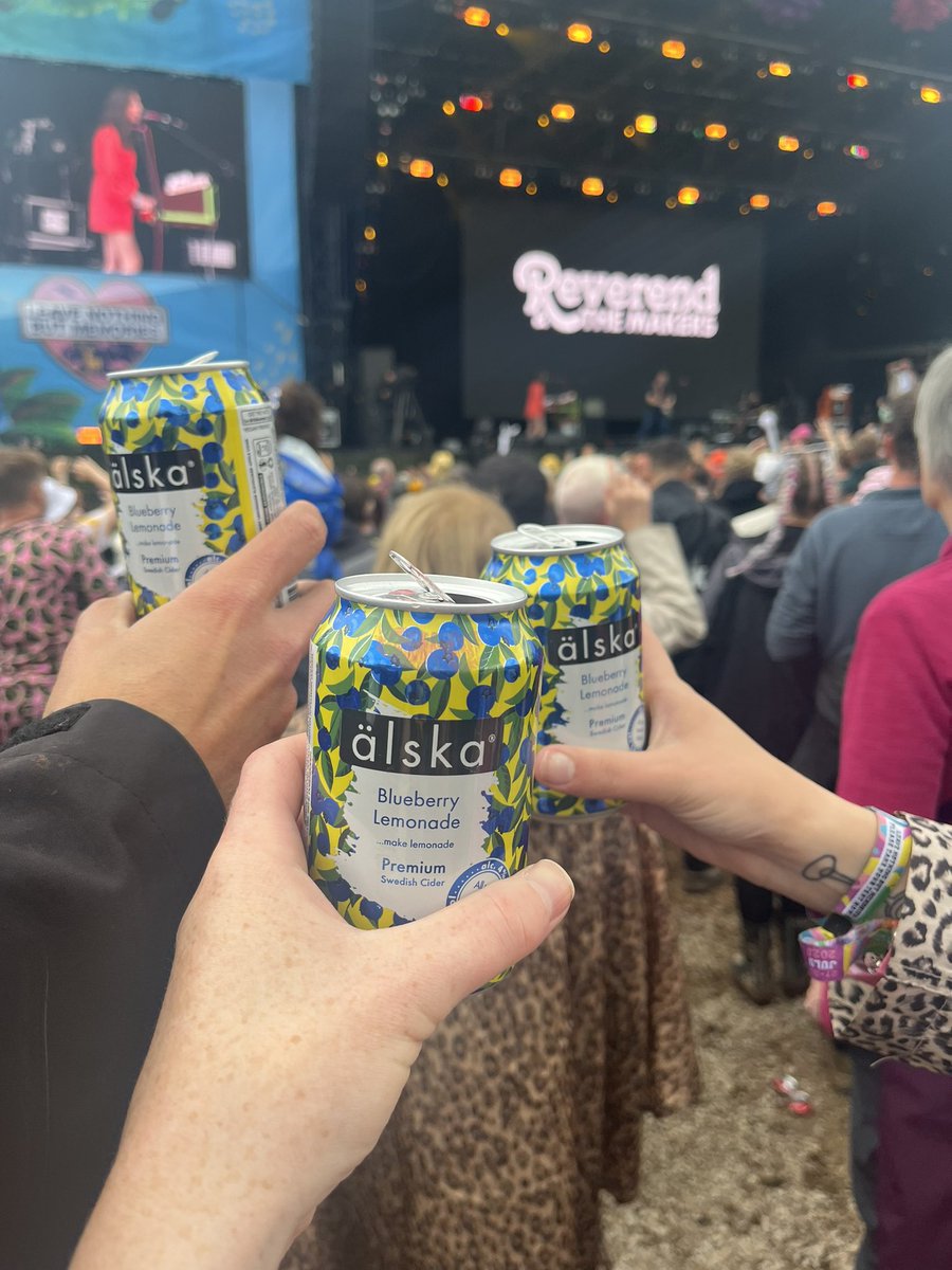 Kathryn_thinks's tweet photo. Had our blueberry lemonade’s ready for @Reverend_Makers at Kendal Calling 🫐🍻 Fantastic as usual 🎶 https://t.co/T2kJbV52XH