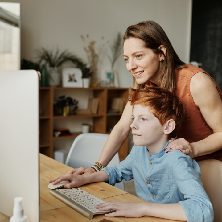 safeinternetday's tweet photo. 🔎🔊@SafeonlineEU launched a series of training to equip parents and caregivers on children's digital media use to help them educate their children on online safety.🌐👨‍👩‍👧‍👦

Check out the full article to discover more about the training
👉 https://t.co/pYXopOX2as
# DigitalParenting https://t.co/fmX1kLT1H7