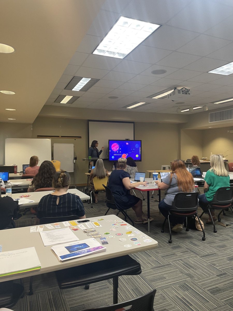 JolieG1's tweet photo. Happy Monday!😃#NewlinePanel Basics training for #LPPS educators this morning.☀️ @A_Robinson_MEd @TallTechyTeach @LPPS_EdTech @tech_parish @Livingston_PPS https://t.co/JpCSQFwPU1